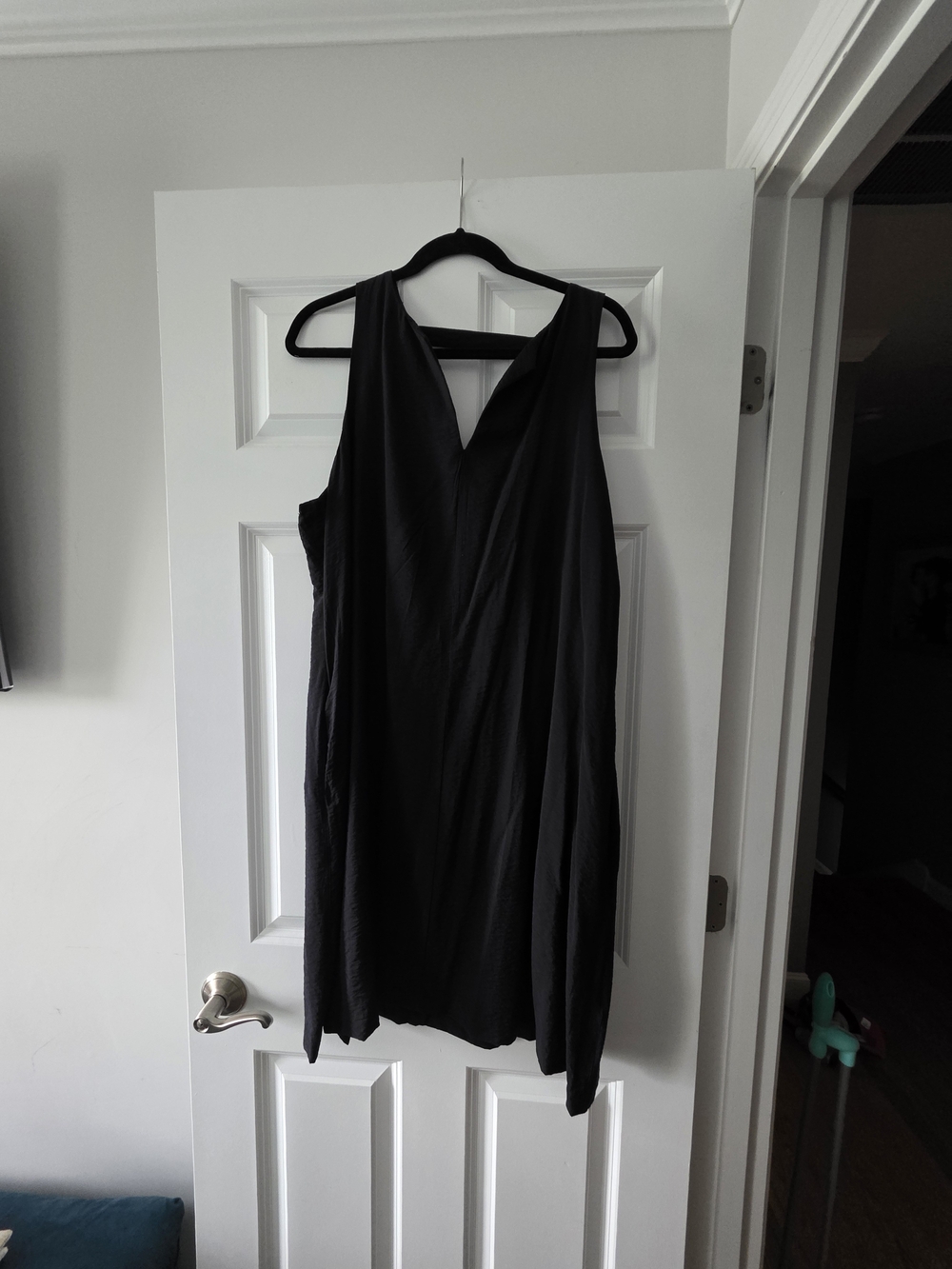 Banana Republic Black Sleeveless V-Neck Midi Dress